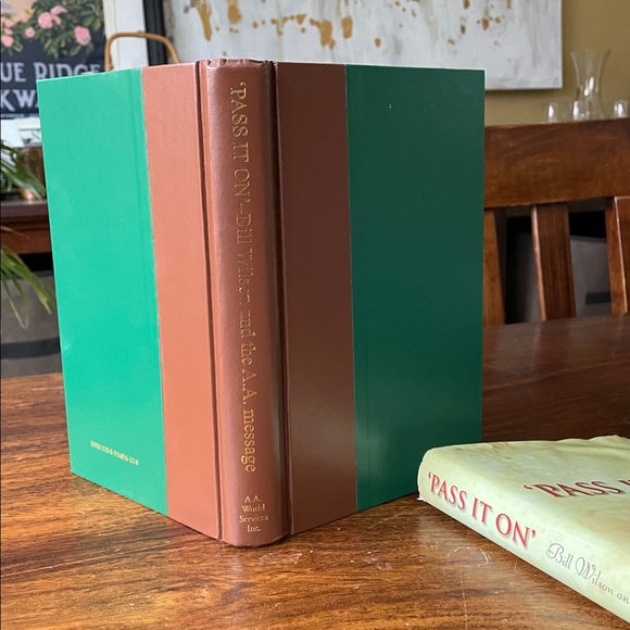 3 Alcoholics Anonymous Books published by A.A. World Services Inc. - Picture 10 of 15